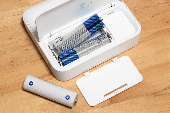 現地のスタッフでは電池の交換ができない