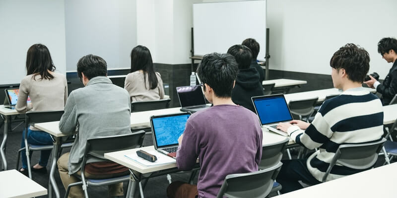 会議やウェビナーが一方的で単調になりがち